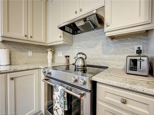 130 Anne Street, Niagara-On-The-Lake, ON - Indoor Photo Showing Kitchen With Upgraded Kitchen