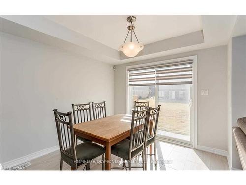 8024 Cole Court, Niagara Falls, ON - Indoor Photo Showing Dining Room