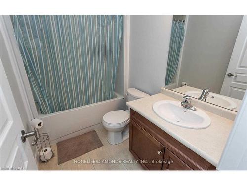 8024 Cole Court, Niagara Falls, ON - Indoor Photo Showing Bathroom