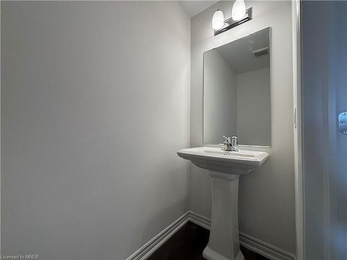 50-5000 Conner Drive, Beamsville, ON - Indoor Photo Showing Bathroom