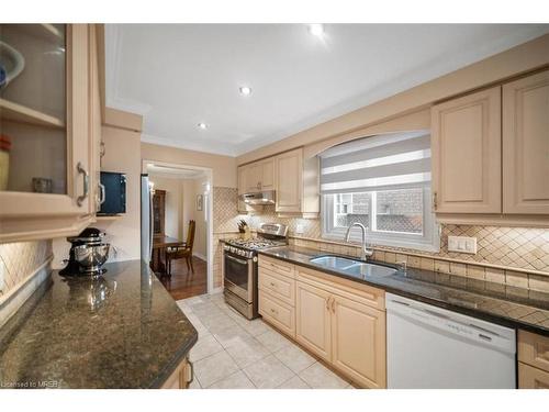 3252 Pilcom Crescent, Mississauga, ON - Indoor Photo Showing Kitchen With Double Sink