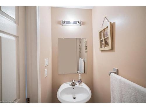 3252 Pilcom Crescent, Mississauga, ON - Indoor Photo Showing Bathroom