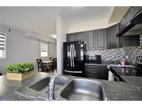96-21 Diana Avenue, Brantford, ON - Indoor Photo Showing Kitchen With Double Sink With Upgraded Kitchen