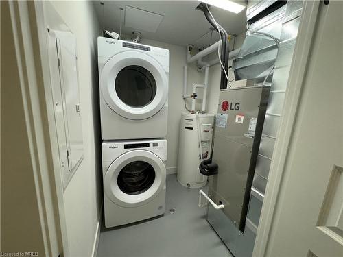 607-107 Roger Street, Waterloo, ON - Indoor Photo Showing Laundry Room