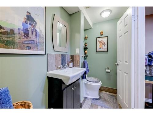 7 Springhurst Avenue, Brampton, ON - Indoor Photo Showing Bathroom