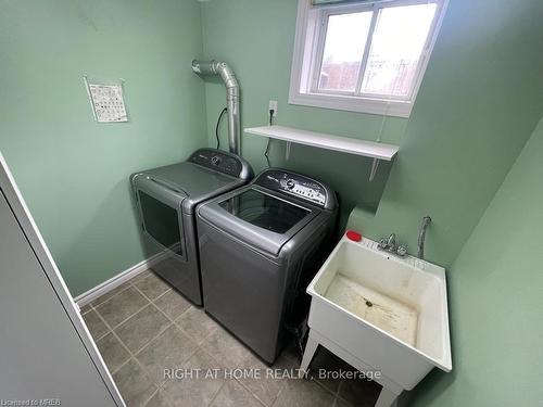 Lower-73 Madison Court E, Welland, ON - Indoor Photo Showing Laundry Room