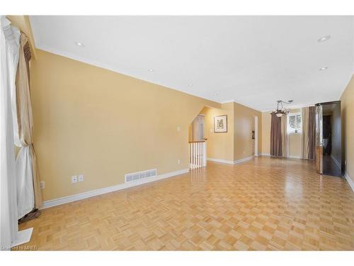 49-57 Stately Way, Markham, ON - Indoor Photo Showing Other Room