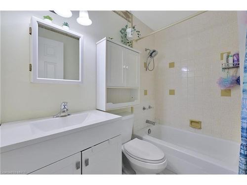 2-596 Grey Street, Brantford, ON - Indoor Photo Showing Bathroom