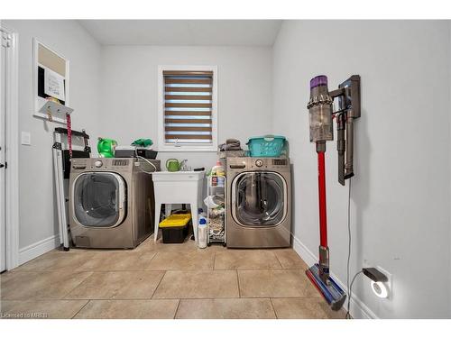 699 Normandy Drive Drive, Woodstock, ON - Indoor Photo Showing Laundry Room