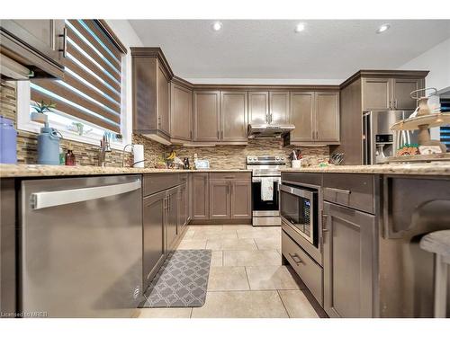 699 Normandy Drive Drive, Woodstock, ON - Indoor Photo Showing Kitchen With Upgraded Kitchen