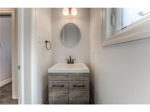 119 Chandos Drive, Kitchener, ON - Indoor Photo Showing Bathroom
