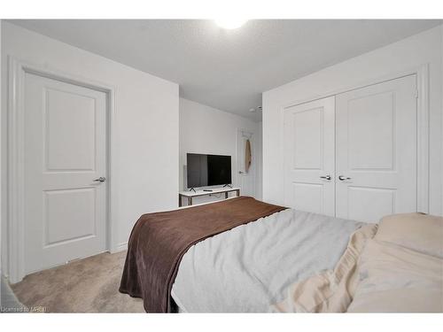 32 Mackenzie Street Street, Southgate, ON - Indoor Photo Showing Bedroom