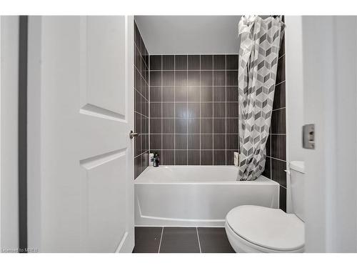 32 Mackenzie Street Street, Southgate, ON - Indoor Photo Showing Bathroom
