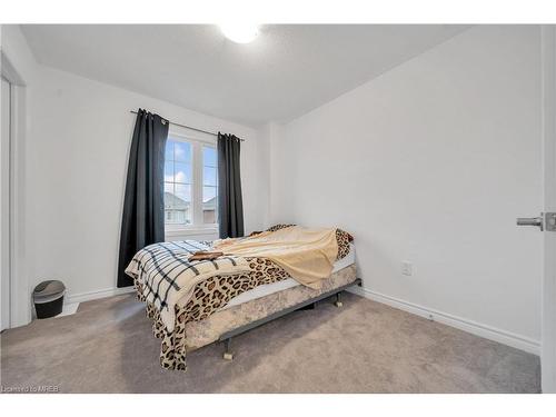 32 Mackenzie Street Street, Southgate, ON - Indoor Photo Showing Bedroom