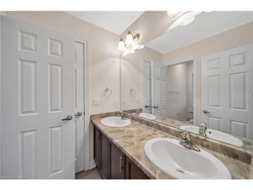 983 Edinburgh Drive Drive, Woodstock, ON - Indoor Photo Showing Bathroom