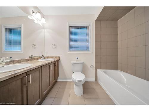 983 Edinburgh Drive Drive, Woodstock, ON - Indoor Photo Showing Bathroom
