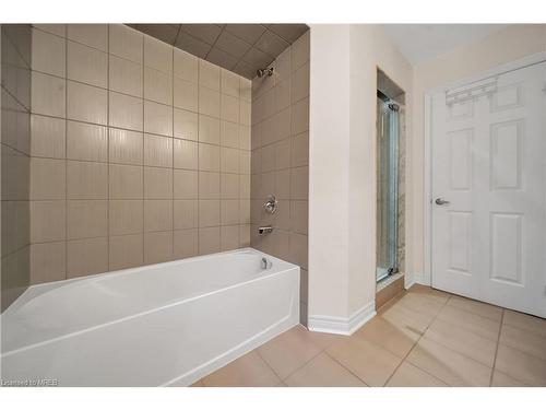 983 Edinburgh Drive Drive, Woodstock, ON - Indoor Photo Showing Bathroom
