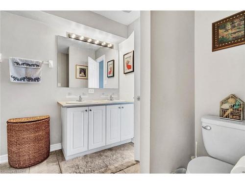 7-96 Nelson Street, Oakville, ON - Indoor Photo Showing Bathroom