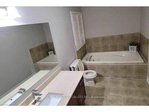 3240 Tacc Drive, Mississauga, ON - Indoor Photo Showing Bathroom