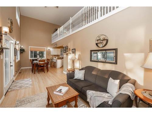 338 Niagara Road Road, Nipissing, ON - Indoor Photo Showing Living Room