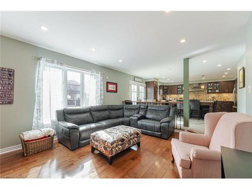 3005 Headon Forest Drive, Burlington, ON - Indoor Photo Showing Living Room