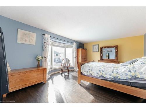 3005 Headon Forest Drive, Burlington, ON - Indoor Photo Showing Bedroom
