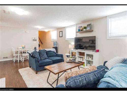 B-196 Woodbine Avenue, Kitchener, ON - Indoor Photo Showing Living Room