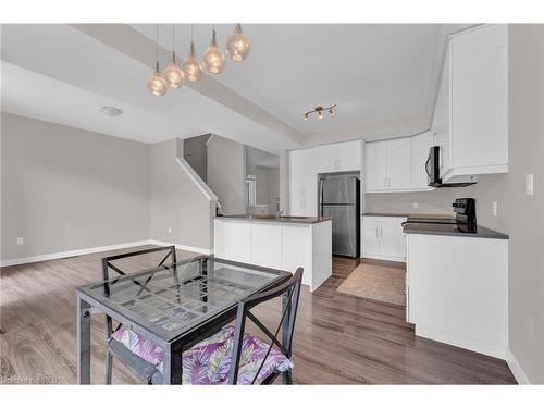 958 Battery Park, London, ON - Indoor Photo Showing Kitchen