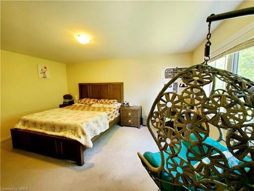 20-570 Linden Drive, Cambridge, ON - Indoor Photo Showing Bedroom