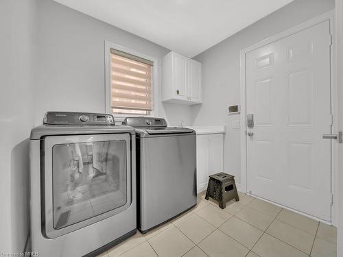 54 Maple Trail Road, Caledon, ON - Indoor Photo Showing Laundry Room