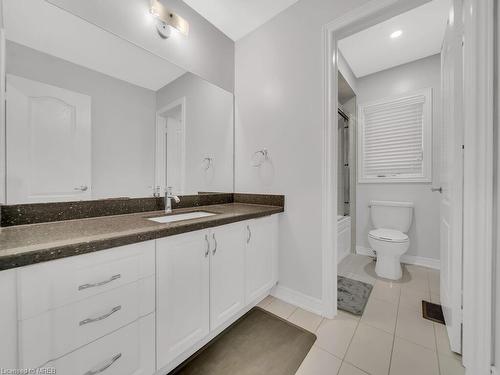 54 Maple Trail Road, Caledon, ON - Indoor Photo Showing Bathroom