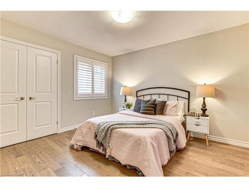 1212 Emma Chase, London, ON - Indoor Photo Showing Bedroom