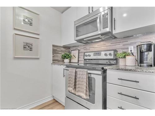 78-30 Carnation Avenue, Etobicoke, ON - Indoor Photo Showing Kitchen
