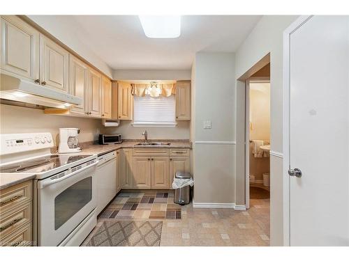 1308 Dupree Place, Mississauga, ON - Indoor Photo Showing Kitchen
