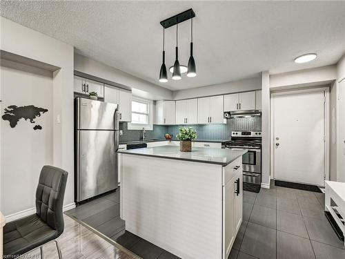 5-507 Quiet Place, Waterloo, ON - Indoor Photo Showing Kitchen With Stainless Steel Kitchen With Upgraded Kitchen