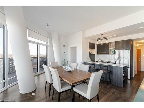 905-2520 Eglinton Avenue W, Mississauga, ON - Indoor Photo Showing Dining Room