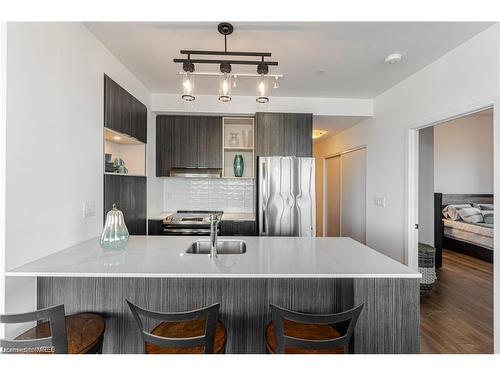 905-2520 Eglinton Avenue W, Mississauga, ON - Indoor Photo Showing Kitchen With Double Sink With Upgraded Kitchen