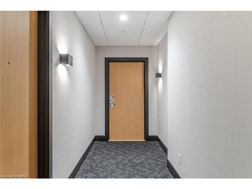 905-2520 Eglinton Avenue W, Mississauga, ON - Indoor Photo Showing Other Room