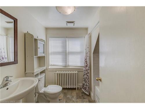 3658 Highway 2 E, Kingston, ON - Indoor Photo Showing Bathroom