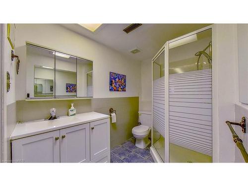 91 Fergus Avenue, Richmond Hill, ON - Indoor Photo Showing Bathroom