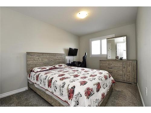 1329 Calais Drive, Woodstock, ON - Indoor Photo Showing Bedroom