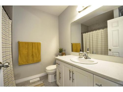 1329 Calais Drive, Woodstock, ON - Indoor Photo Showing Bathroom