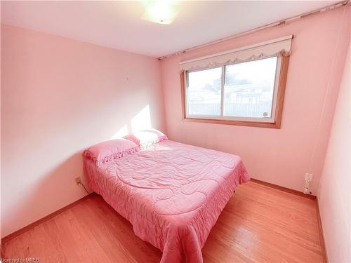 20 Drury Crescent, St. Catharines, ON - Indoor Photo Showing Bedroom
