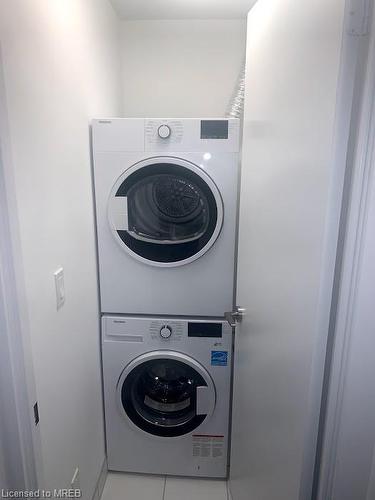 306-181 Bedford Road, Toronto, ON - Indoor Photo Showing Laundry Room