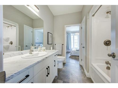 173 Jennifers Trail, Thorndale, ON - Indoor Photo Showing Bathroom