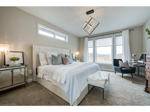 173 Jennifers Trail, Thorndale, ON - Indoor Photo Showing Bedroom