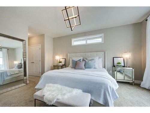 173 Jennifers Trail, Thorndale, ON - Indoor Photo Showing Bedroom