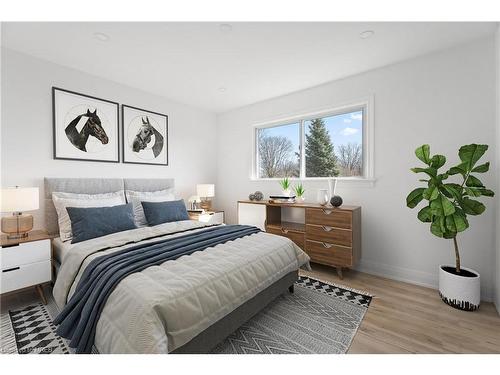 Main-538 Lloyd Avenue, Welland, ON - Indoor Photo Showing Bedroom