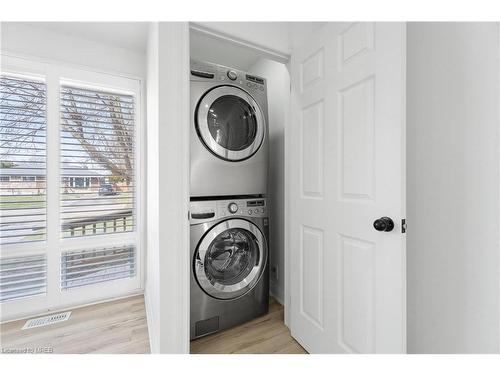 Main-538 Lloyd Avenue, Welland, ON - Indoor Photo Showing Laundry Room