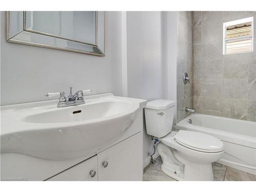 56 Cambridge Avenue, Hamilton, ON - Indoor Photo Showing Bathroom